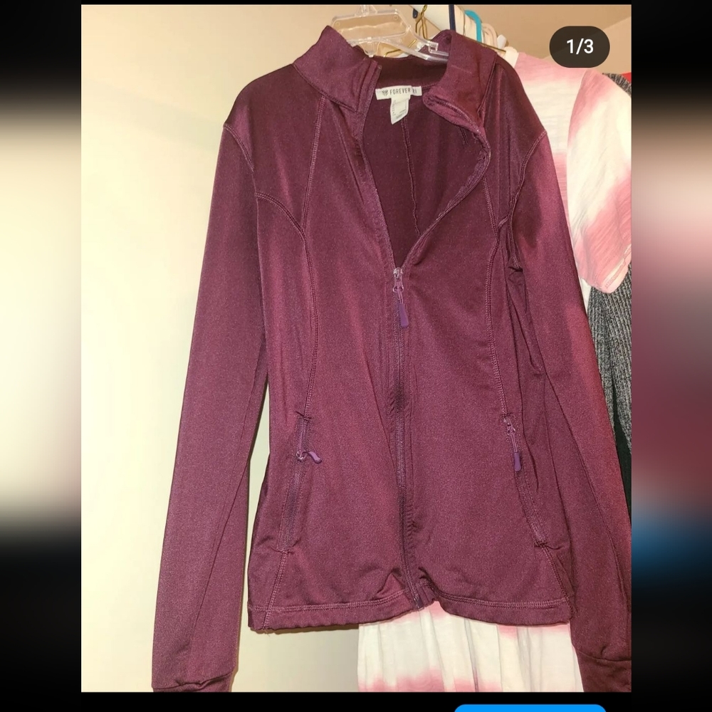Sick athletic jacket from forever 21 (w thumb holes)!